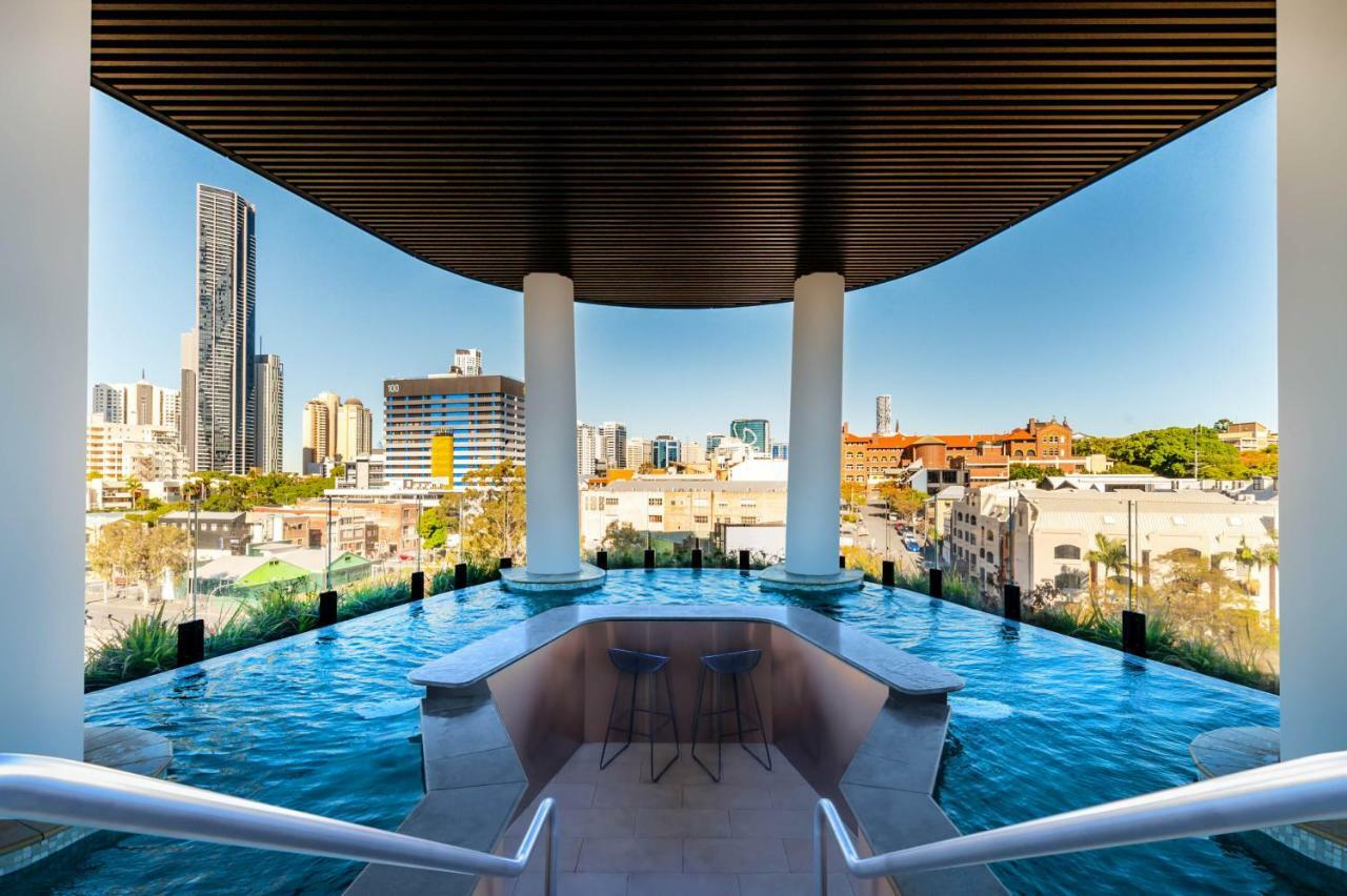 Fv By Peppers Lejlighedshotel Brisbane Eksteriør billede The pool at the top of the building