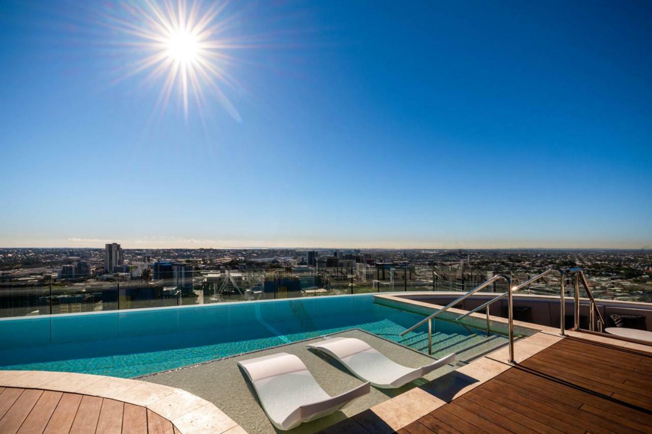 Fv By Peppers Lejlighedshotel Brisbane Eksteriør billede Skyline pool