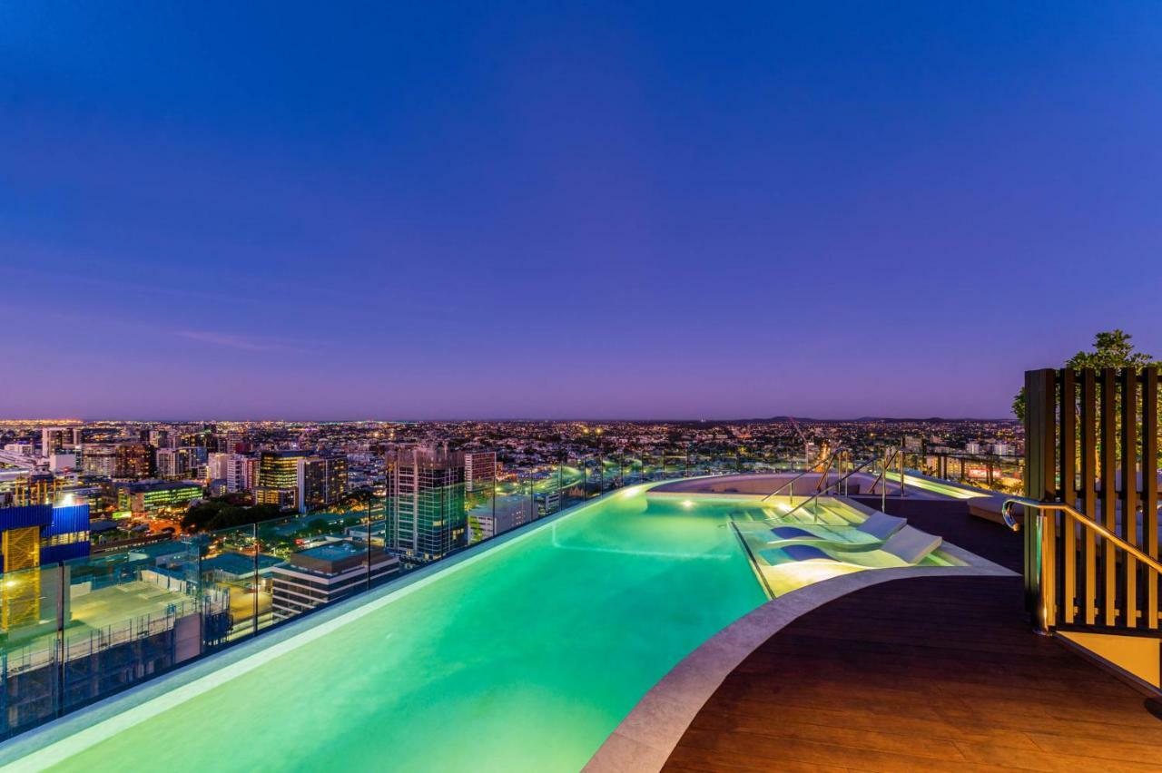 Fv By Peppers Lejlighedshotel Brisbane Eksteriør billede Skyline pool